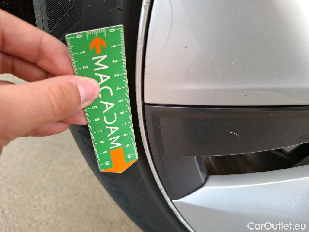  Tesla  Model Y TESLA  / 2020 / 5P / SUV Long Range Dual Motor AWD #17