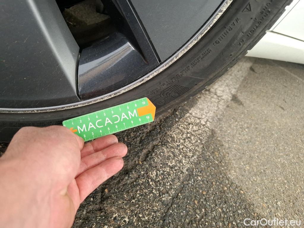  Tesla  Model 3 TESLA  / 2018 / 4P / Berline Grande Autonomie Dual Motor AWD #8