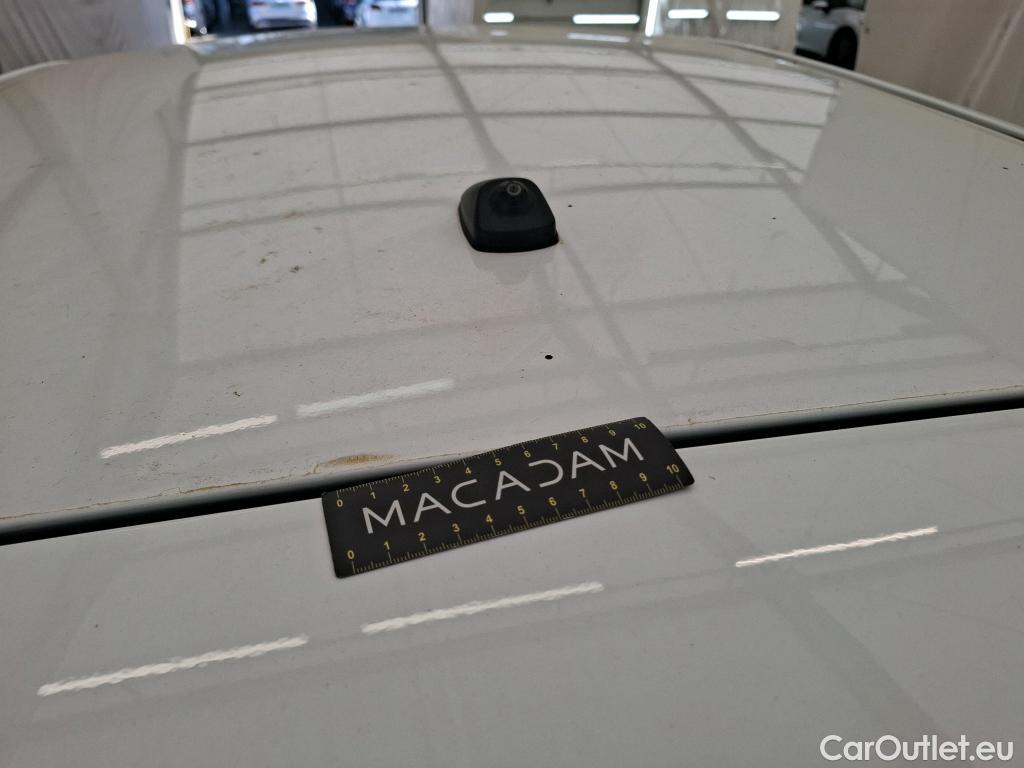  Toyota  Yaris TOYOTA  Hybride 5p Berline 1.5 VVT-I HYBRID France #9