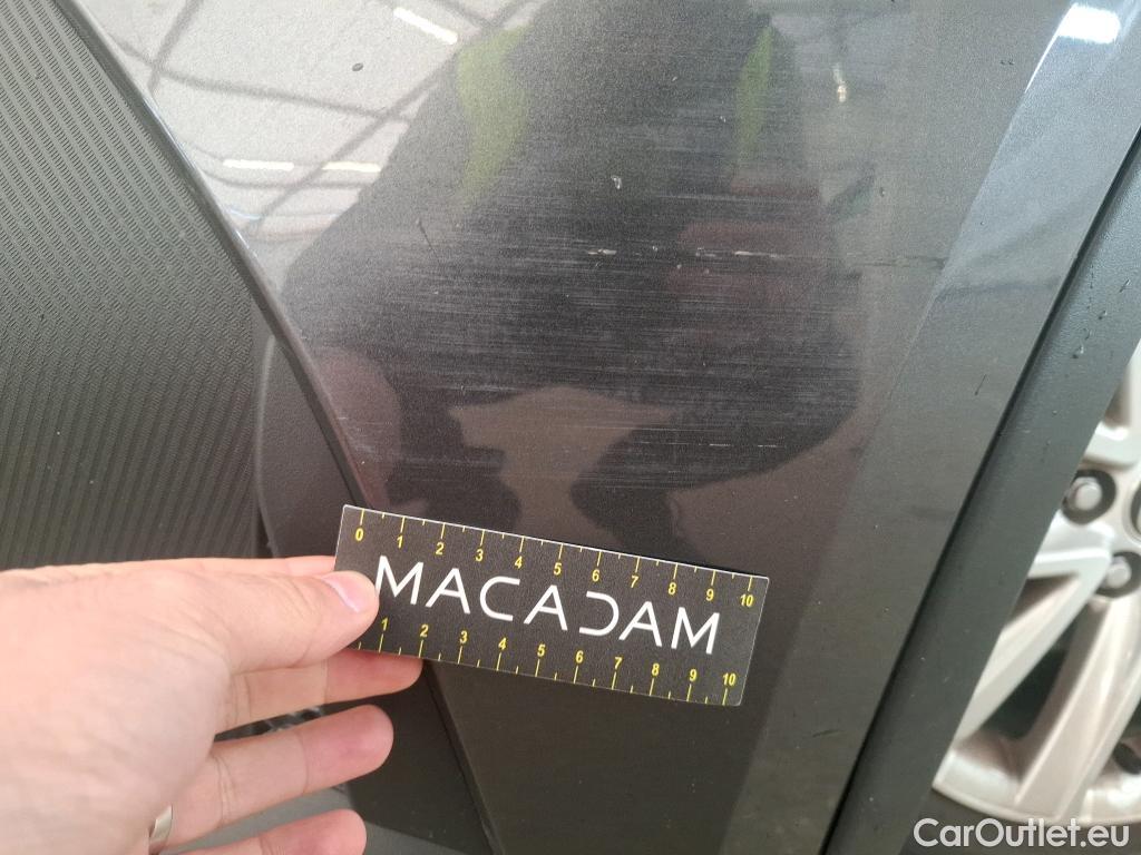  Land Rover  Discovery TOYOTA C-HR / 2023 / 5P / SUV 1.8 Hybride 140 Dynamic Business #2