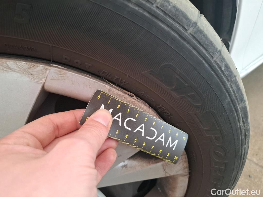  Toyota  Yaris TOYOTA  Hybride 5p Berline 1.5 VVT-I HYBRID France #11