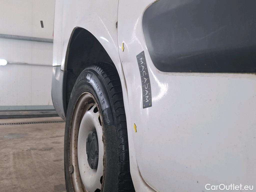  Citroen  Berlingo  Fourgon Confort L2 (Long) Cabine Approfondie 1.6 BlueHDi 100CV BVM5 E6 #13