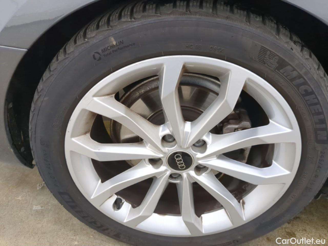  Audi  A4 AUDI  Avant / 2019 / 5P / Break 35 TFSI 150 S tronic S line #1