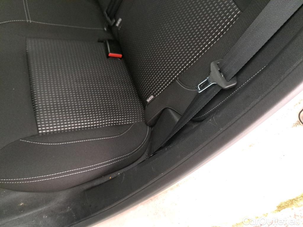  Peugeot  208  Allure Business 1.2 PureTech 110CV BVM6 E6dT #13