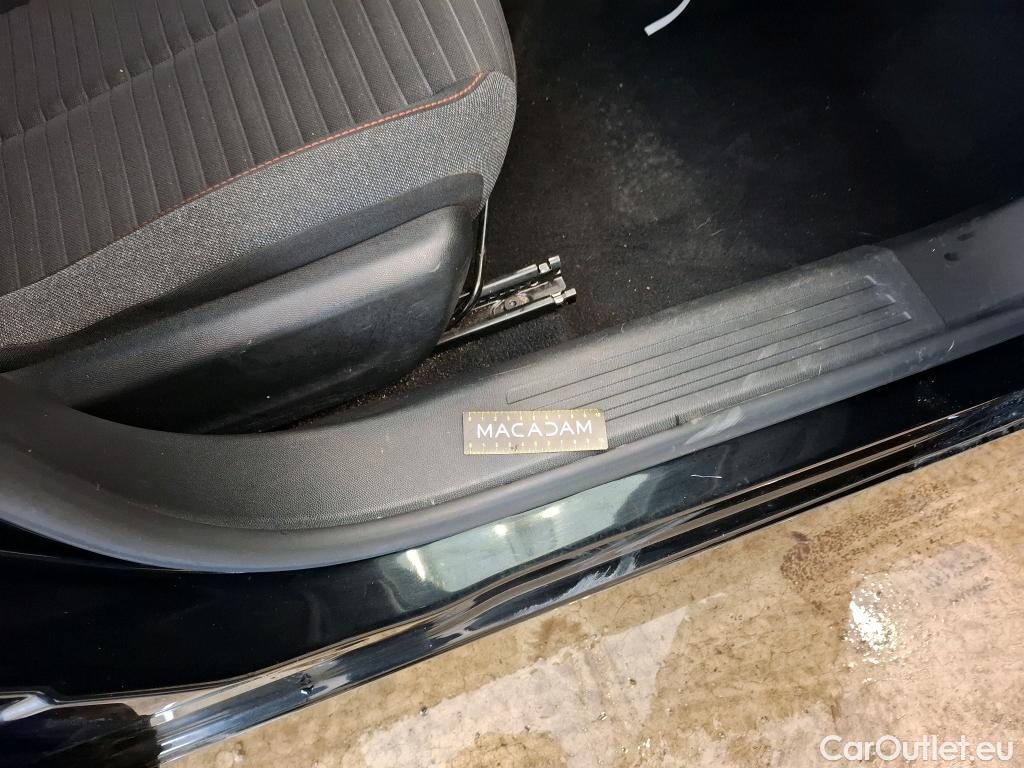  Peugeot  2008  Active Business 1.5 HDi 130CV BVA8 E6d #33