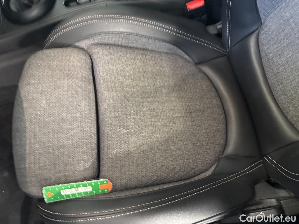  Mini  Countryman MINI  / 2020 / 5P / Crossover Cooper Essential 136 ch BVA7 #4