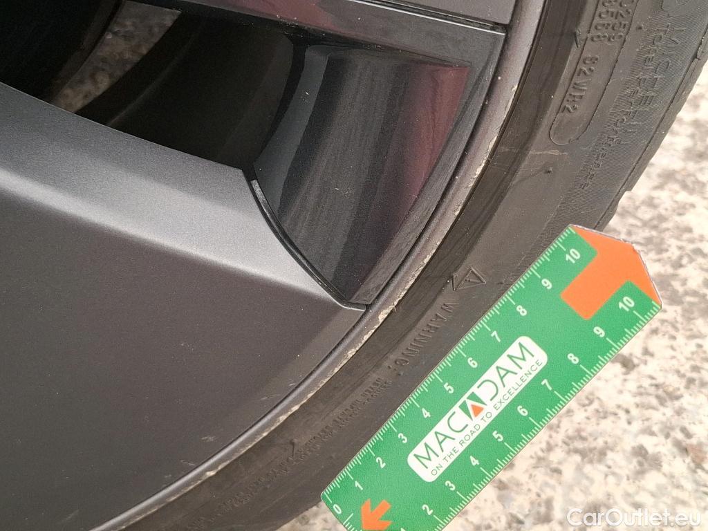  Tesla  Model 3 TESLA  / 2018 / 4P / Berline Autonomie Standard Plus RWD #34