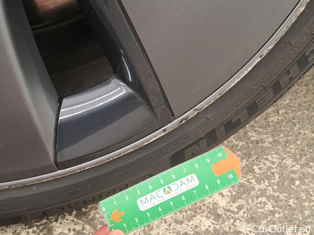  Tesla  Model 3 TESLA  / 2018 / 4P / Berline Autonomie Standard Plus RWD #30