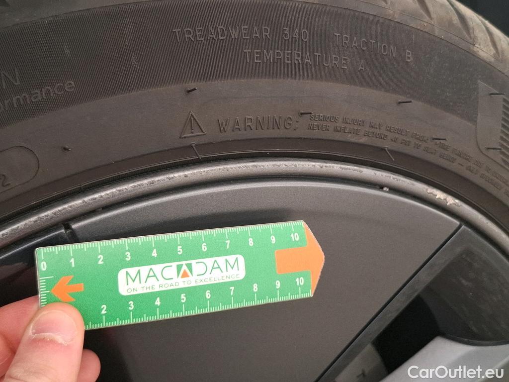  Tesla  Model 3 TESLA  / 2018 / 4P / Berline Autonomie Standard Plus RWD #14