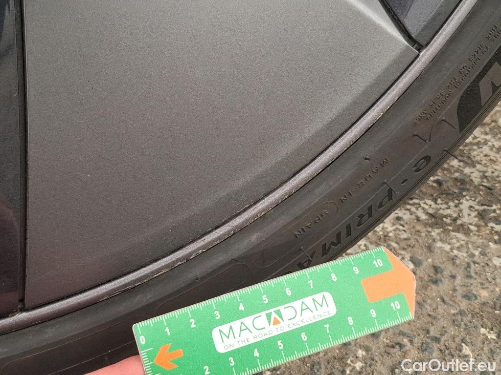  Tesla  Model 3 TESLA  / 2018 / 4P / Berline Autonomie Standard Plus RWD #23