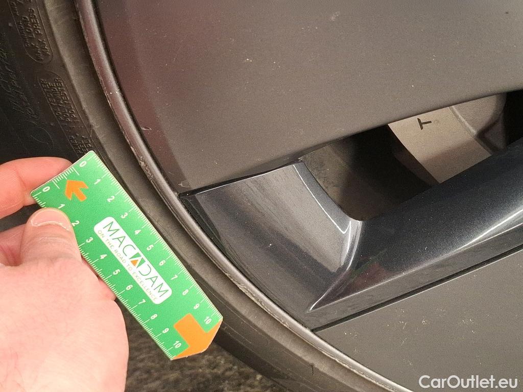  Tesla  Model 3 TESLA  / 2018 / 4P / Berline Autonomie Standard Plus RWD #36