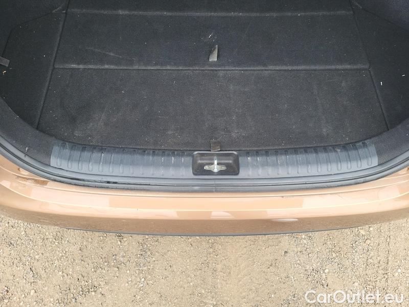  KIA  Cee'd Ceed  (CD) (2018->) Ceed SW 1.5 T-GDI 118 Spin 5d #14