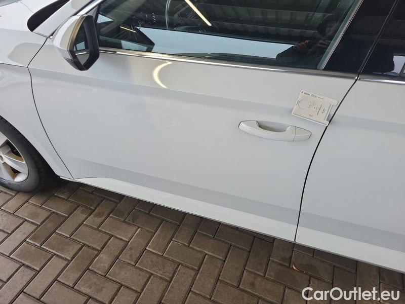  Skoda  Superb  (3V3)(2015) Supe.FL2.0TDI 110 Ambition #12