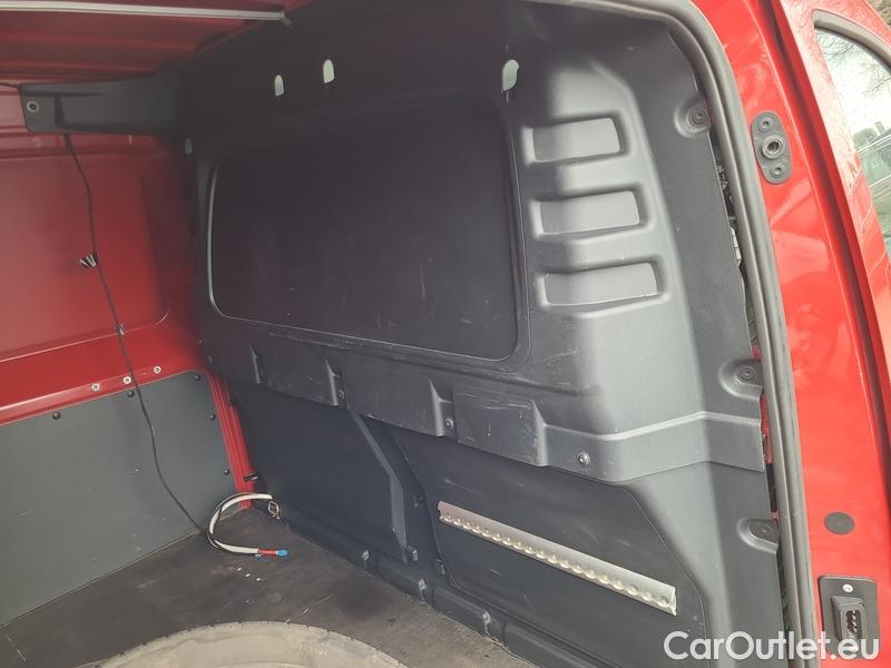  Volkswagen  Caddy  LCV (SA)(2015)  Maxi 2.0 TDI 90 4M 4d #13