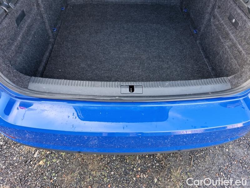  Skoda  Superb  (3V3)(2015) Supe.2.0TDI 147 Style Aut #17