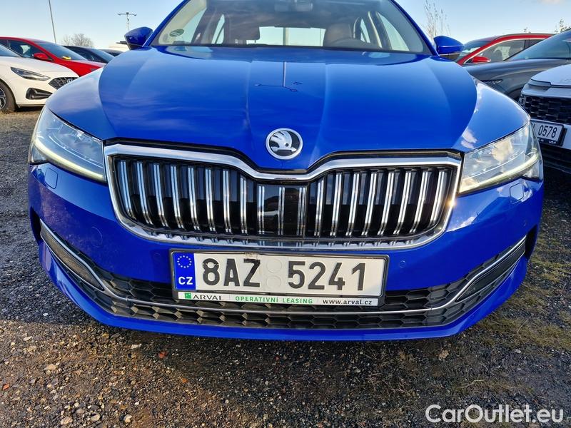  Skoda  Superb  (3V3)(2015) Supe.2.0TDI 147 Style Aut #2
