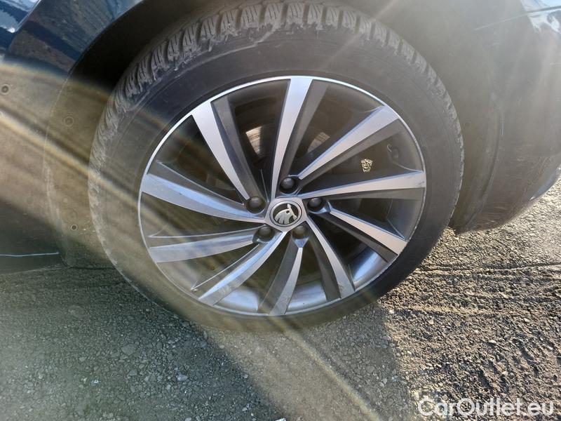  Skoda  Octavia  Lim. (NX3)(2020)  1.5TSI 110 Style 5d #12