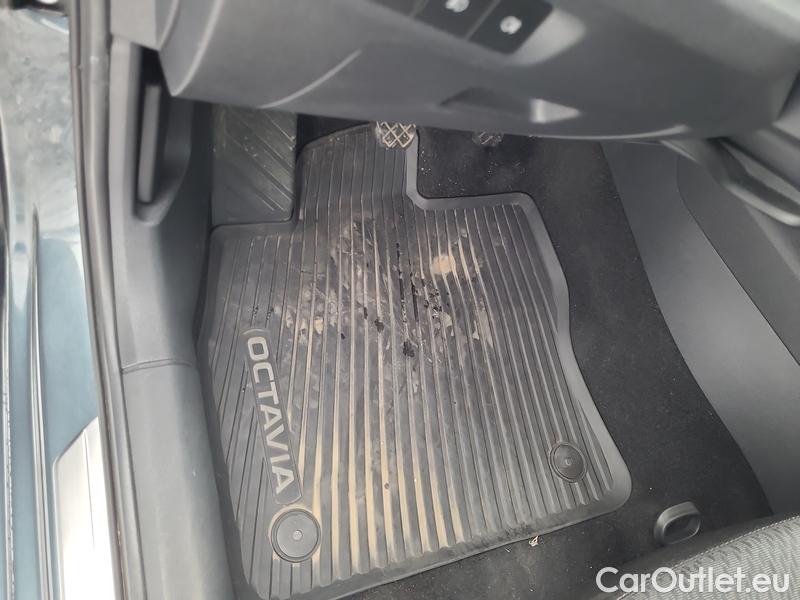  Skoda  Octavia  Combi (NX3)(2020) Oct.Combi 1.5TSI 110 Style #3