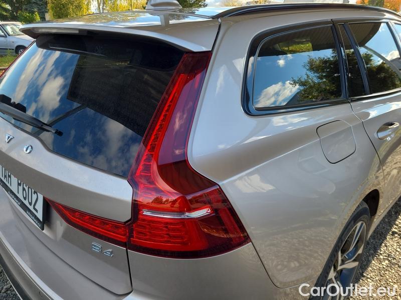  Volvo  V60  (2010)  B4 benzin Ultra Dark AT #2