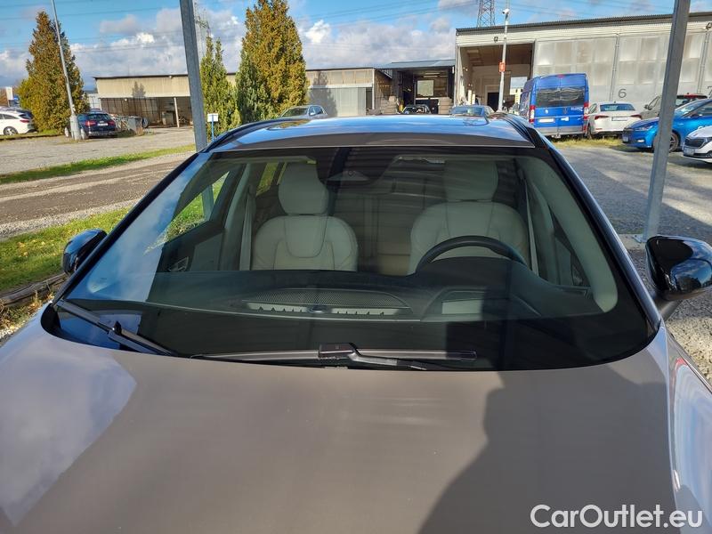  Volvo  V60  (2010)  B4 benzin Ultra Dark AT #1