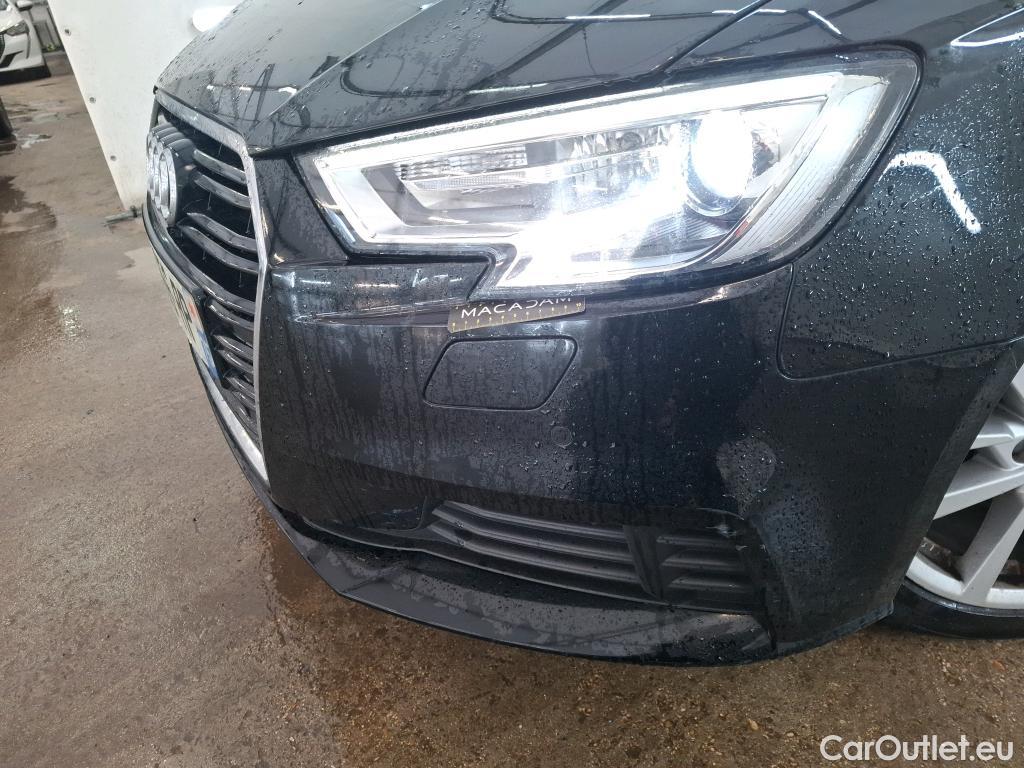  Audi  A3 AUDI  Sportback / 2016 / 5P / Berline 35 TFSI 150 COD S TRONIC BUSINESS LINE #28