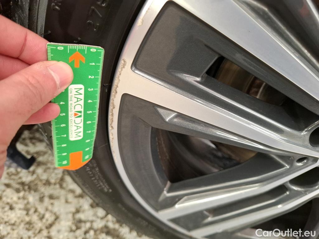  Bmw  Serie 1 BMW Série 1 / 2019 / 5P / Berline 116d DKG7 Business Design #6