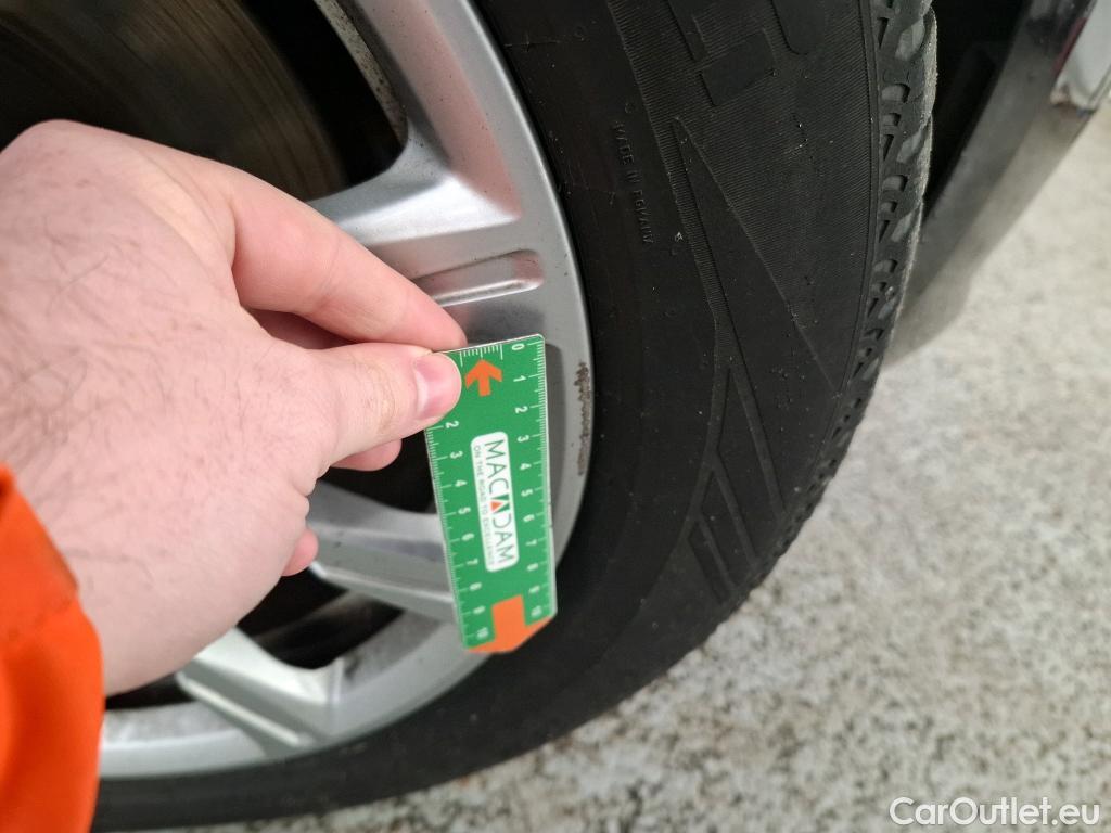  Audi  A4  Avant 35 TDI Business Line 2.0 TDI 165CV BVA7 E6d #40