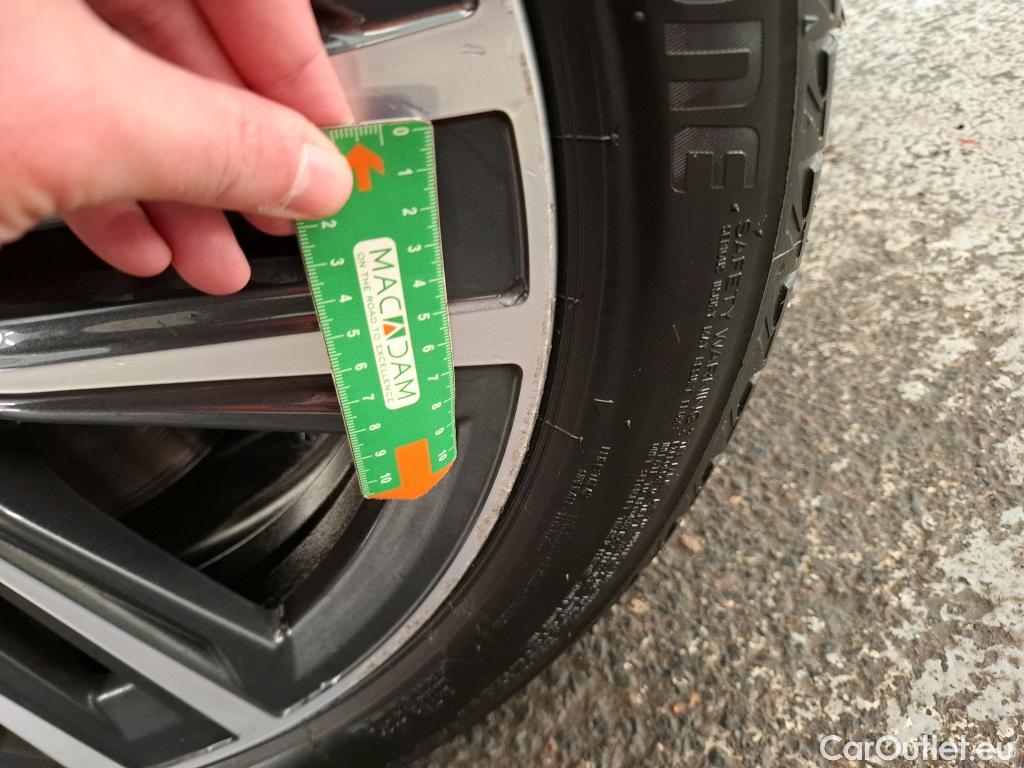  Bmw  Serie 1 BMW Série 1 / 2019 / 5P / Berline 116d DKG7 Business Design #11