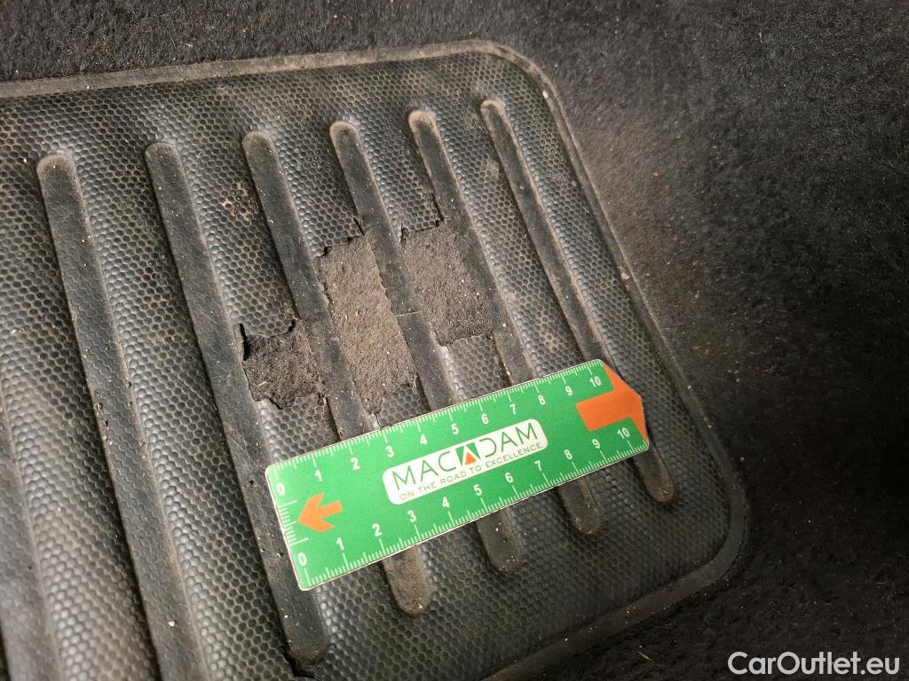  Citroen  C3 CITROEN  5p Berline BlueHDi 75 S&S BVM Feel Business #18