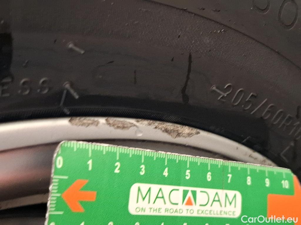  Audi  A4  Avant 30 TDI Business Line 2.0 TDI 135CV BVA7 E6d #10