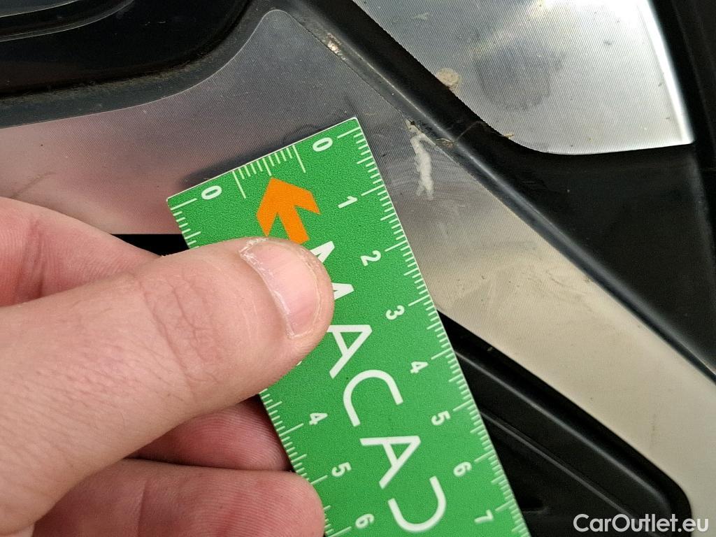  Citroen  C4  Berline Shine 1.2 PureTech 130CV BVM6 E6d #98