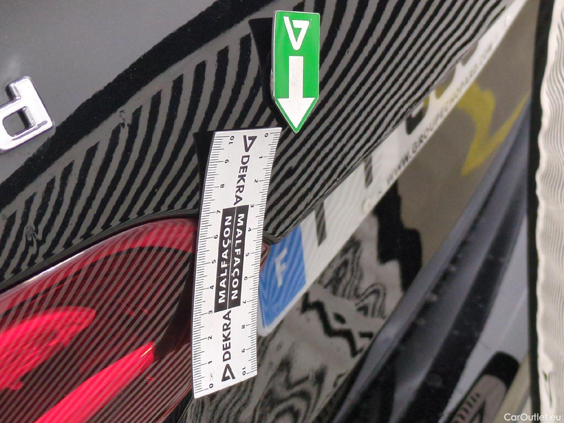  Mercedes  B-Klasse MERCEDES-BENZ Classe B / 2019 / 5P / monospace B 180 d Business Line Edition BA8 #25