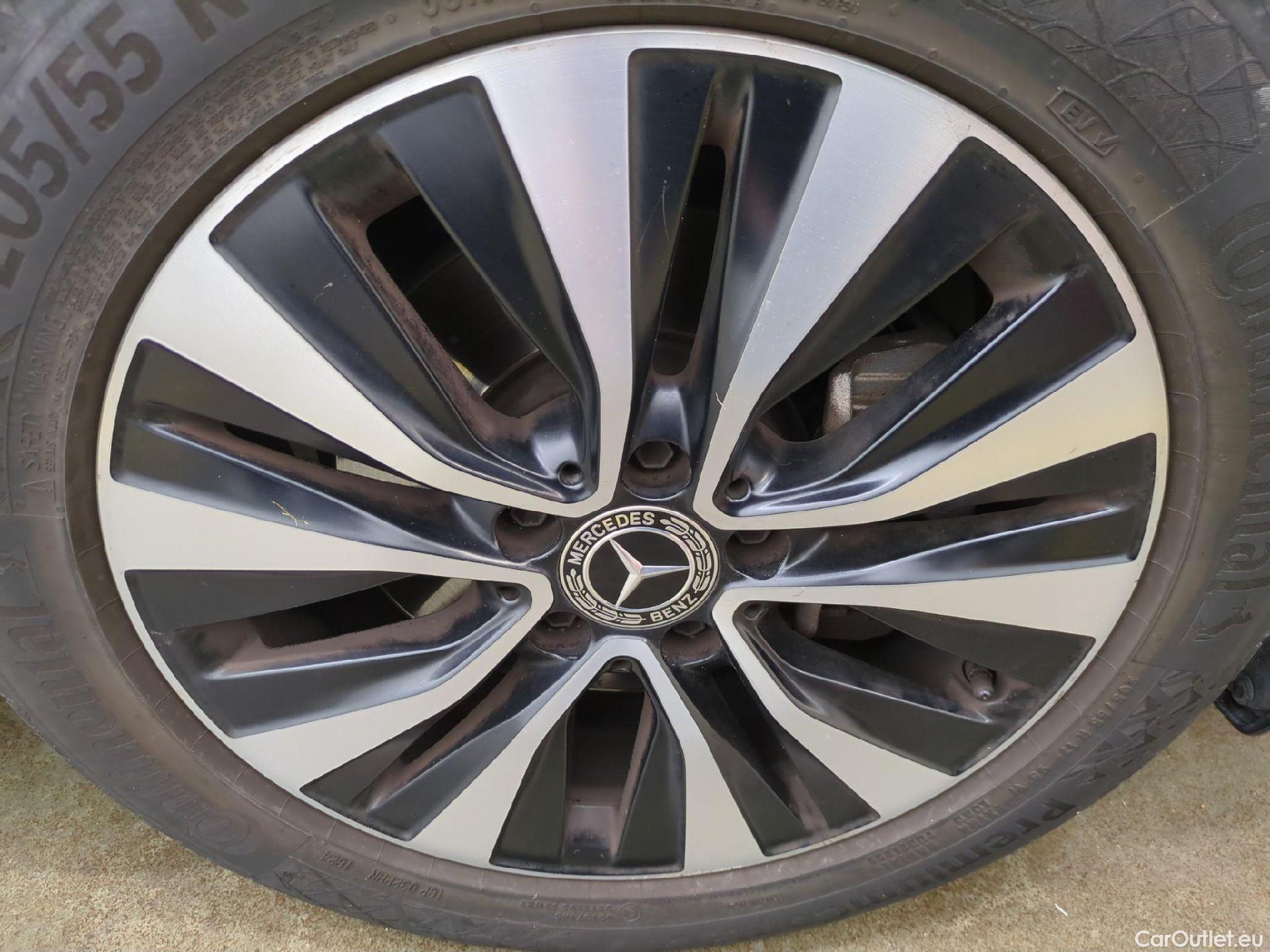  Mercedes  B-Klasse MERCEDES-BENZ Classe B / 2019 / 5P / monospace B 180 d Business Line Edition BA8 #4