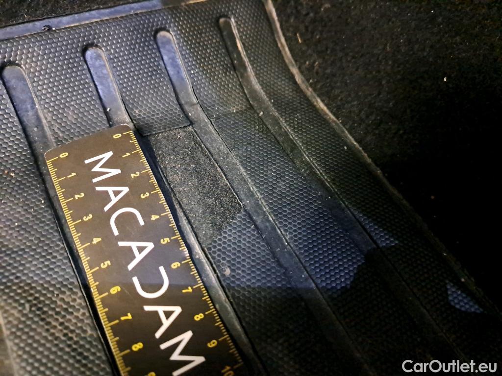  Peugeot  2008  Allure 1.5 HDi 130CV BVA8 E6d #12