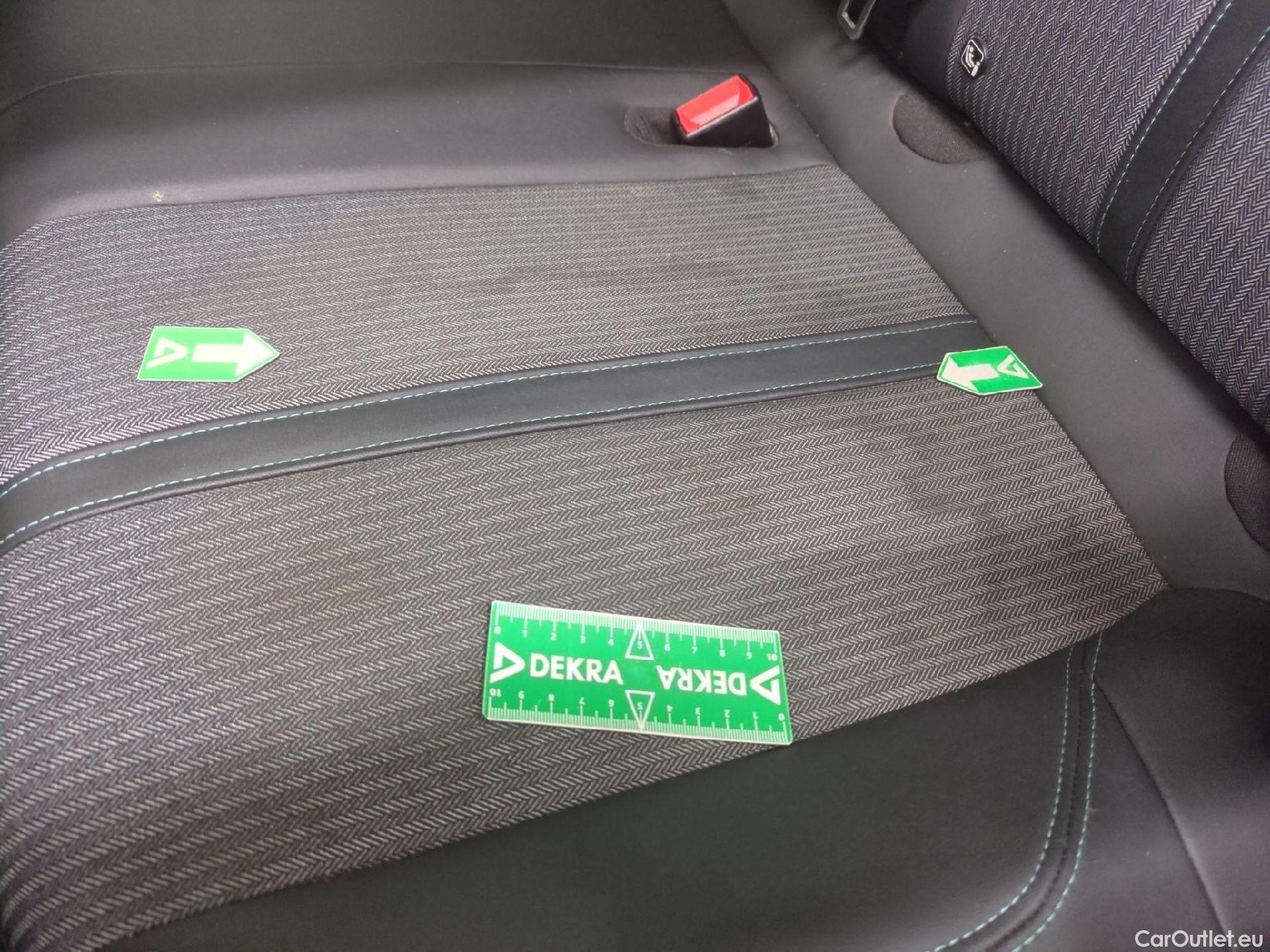  Peugeot  3008  Allure Pack 1.5 HDi 130CV BVA8 E6d #4