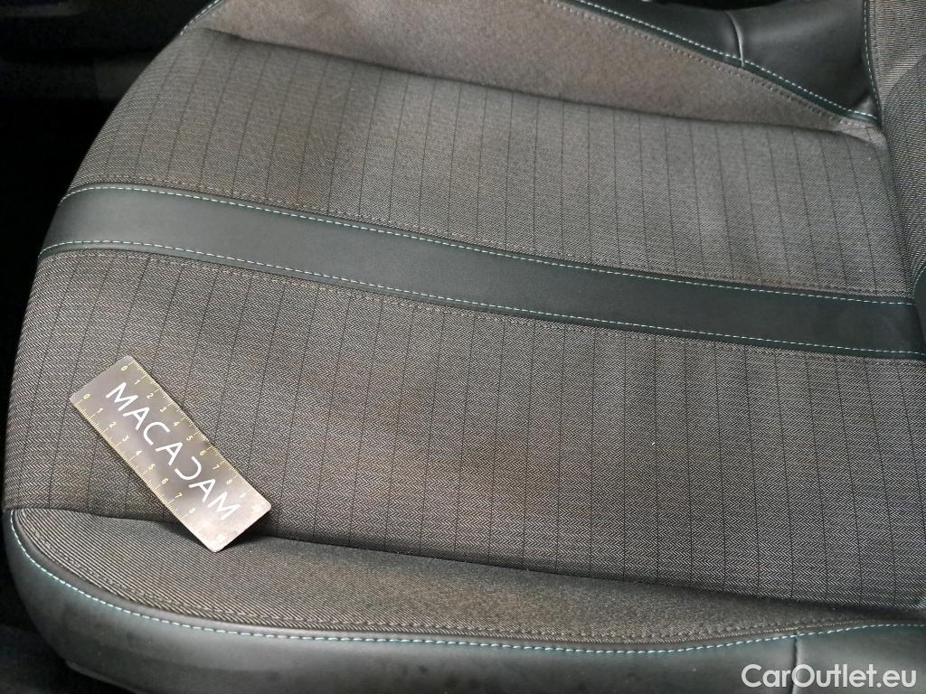  Peugeot  2008  Allure 1.5 HDi 130CV BVA8 E6d #15