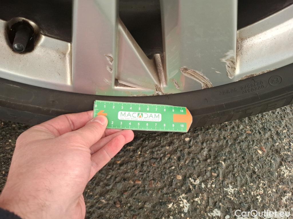  Peugeot  3008  Active Pack 1.5 HDi 130CV BVA8 E6d #5