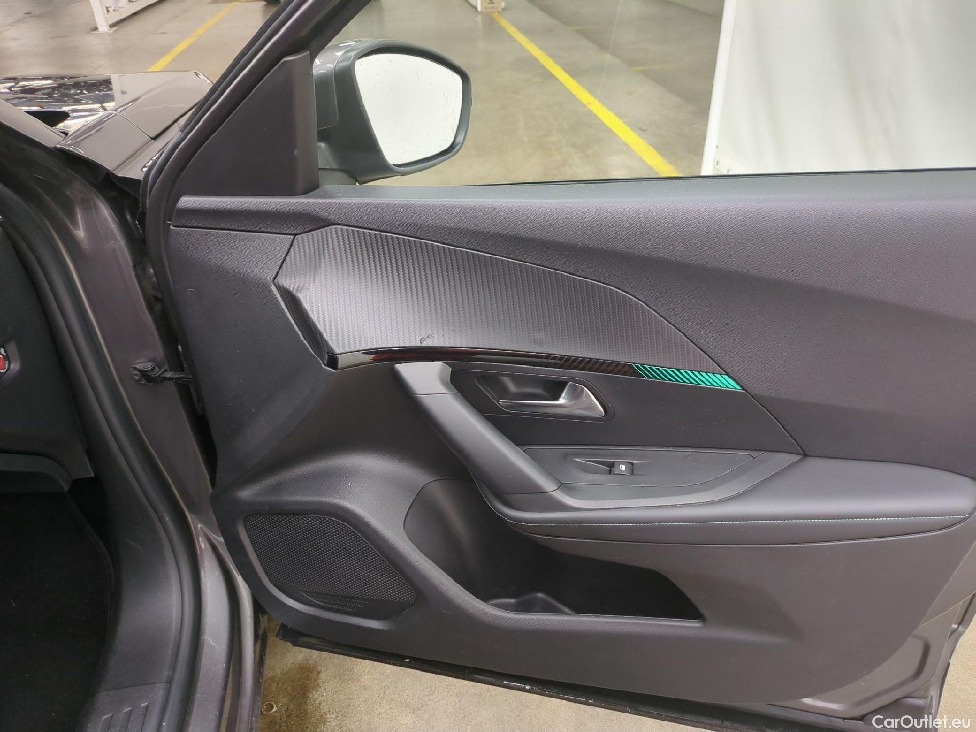  Peugeot  2008  Allure Business 1.5 HDi 130CV BVA8 E6d #60