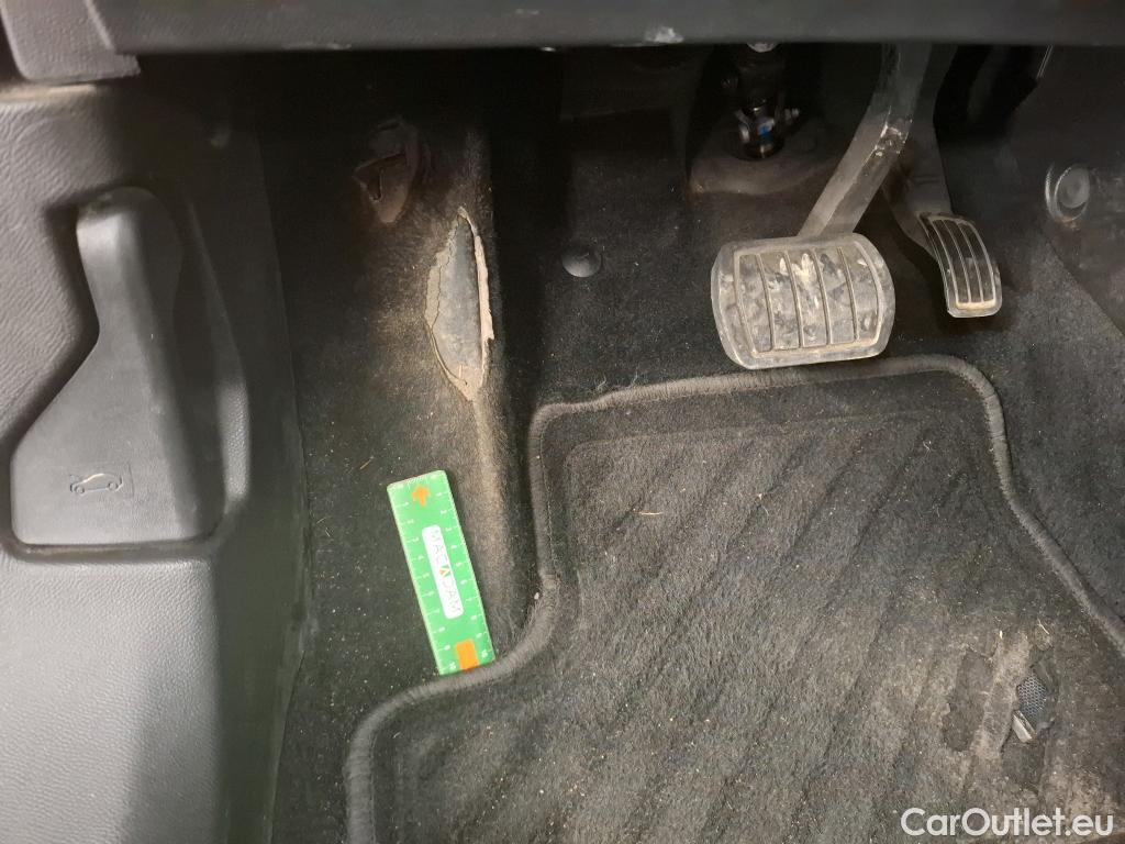  Peugeot  2008  Allure Pack 1.5 HDi 130CV BVA8 E6d #1