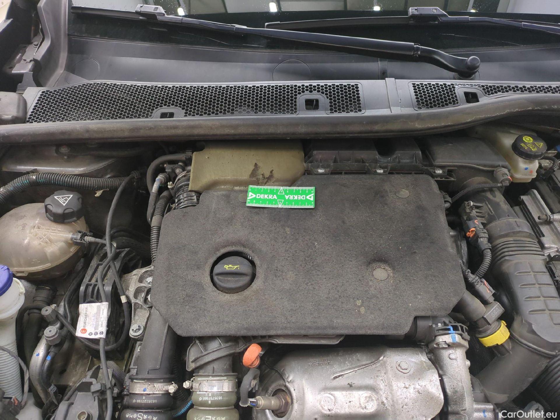  Peugeot  2008  Allure Business 1.5 HDi 130CV BVA8 E6d #64