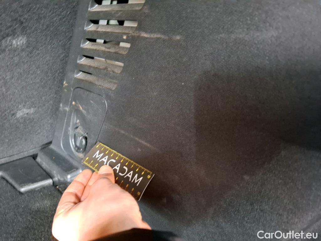  Peugeot  3008  II Active Pack 1.2 PureTech 130CV BVA8 E6d #10