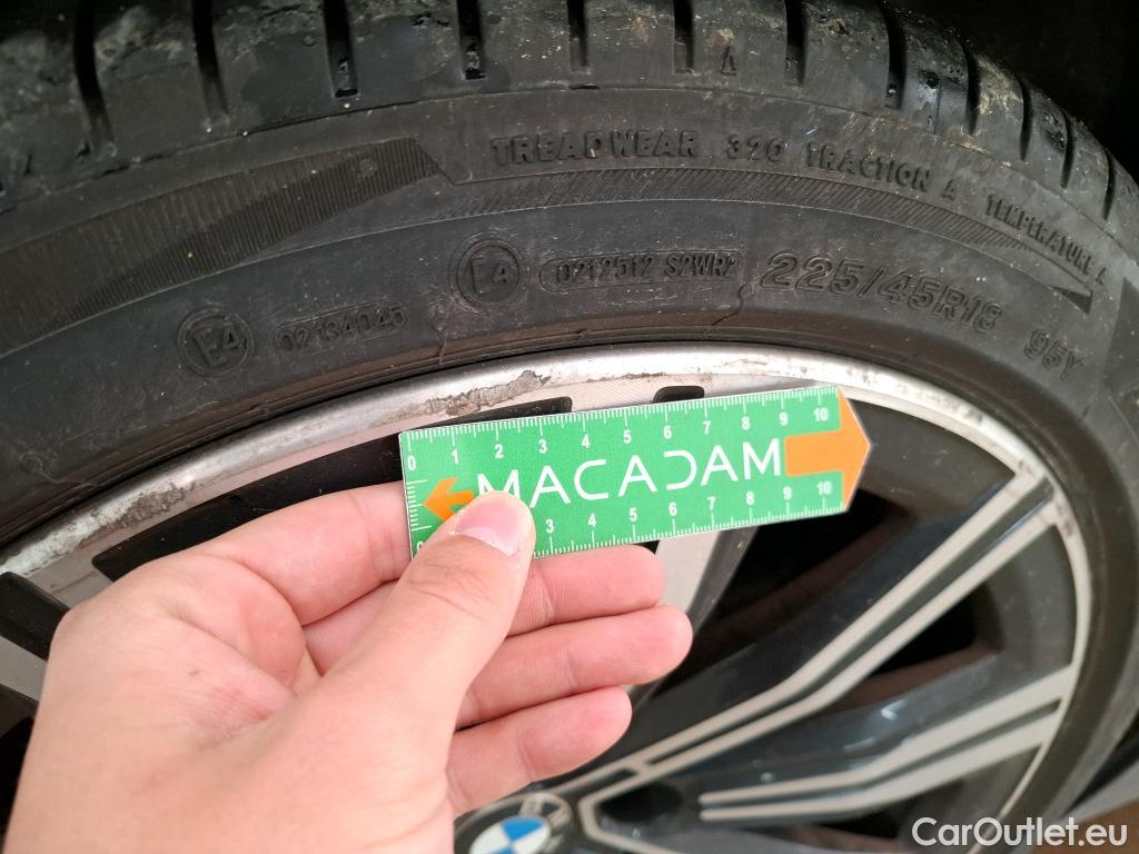  Bmw  Serie 3 BMW Série 3 Berline / 2018 / 4P / Berline 318d 150ch Business Design BVA8 #39