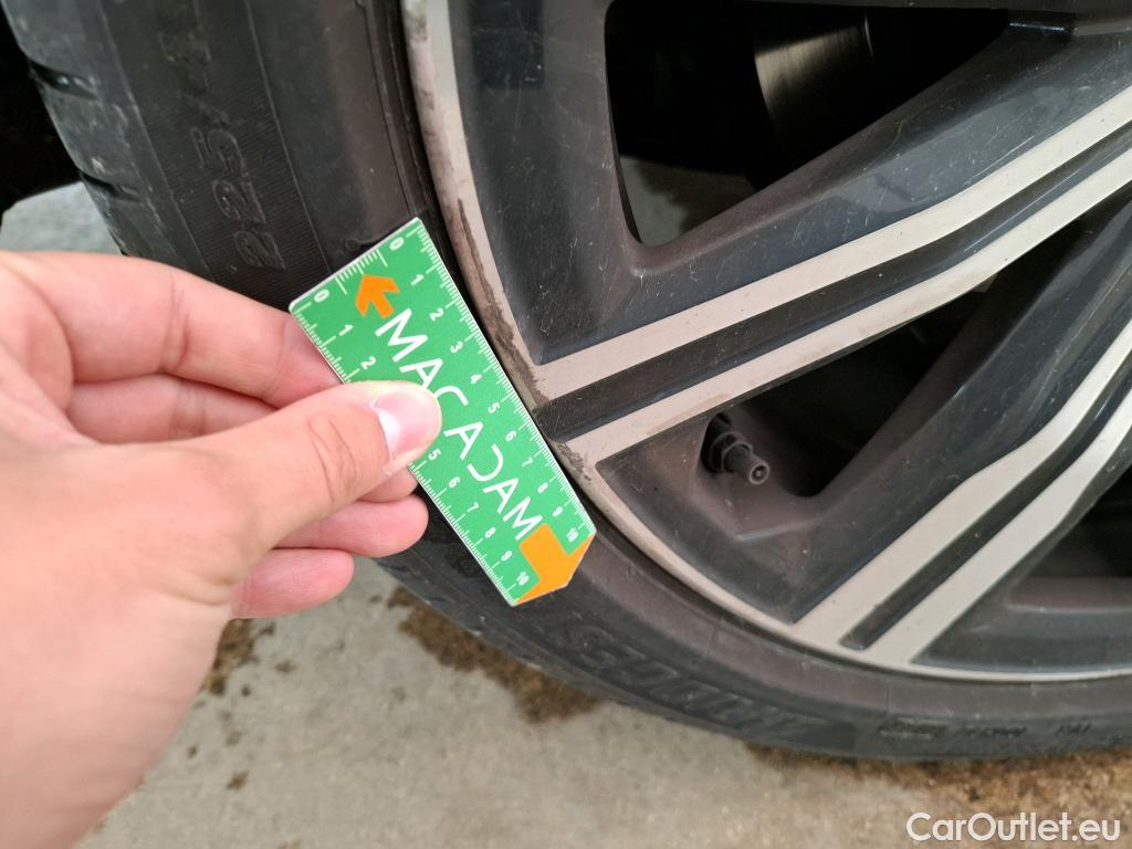  Bmw  Serie 3 BMW Série 3 Berline / 2018 / 4P / Berline 318d 150ch Business Design BVA8 #40