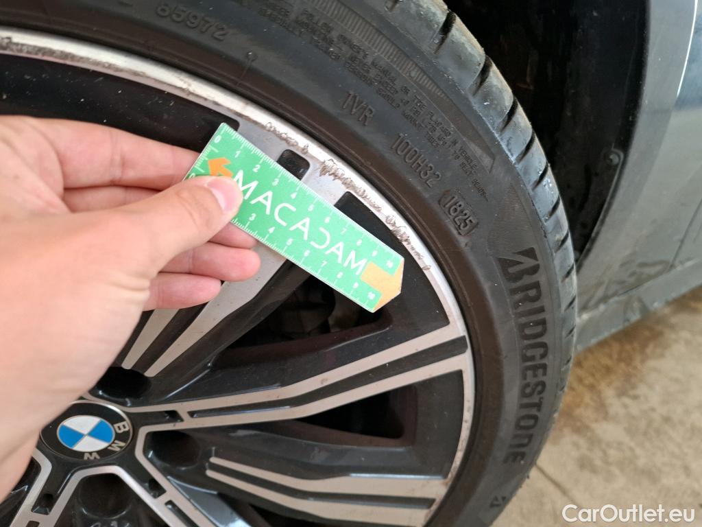  Bmw  Serie 3 BMW Série 3 Berline / 2018 / 4P / Berline 318d 150ch Business Design BVA8 #30