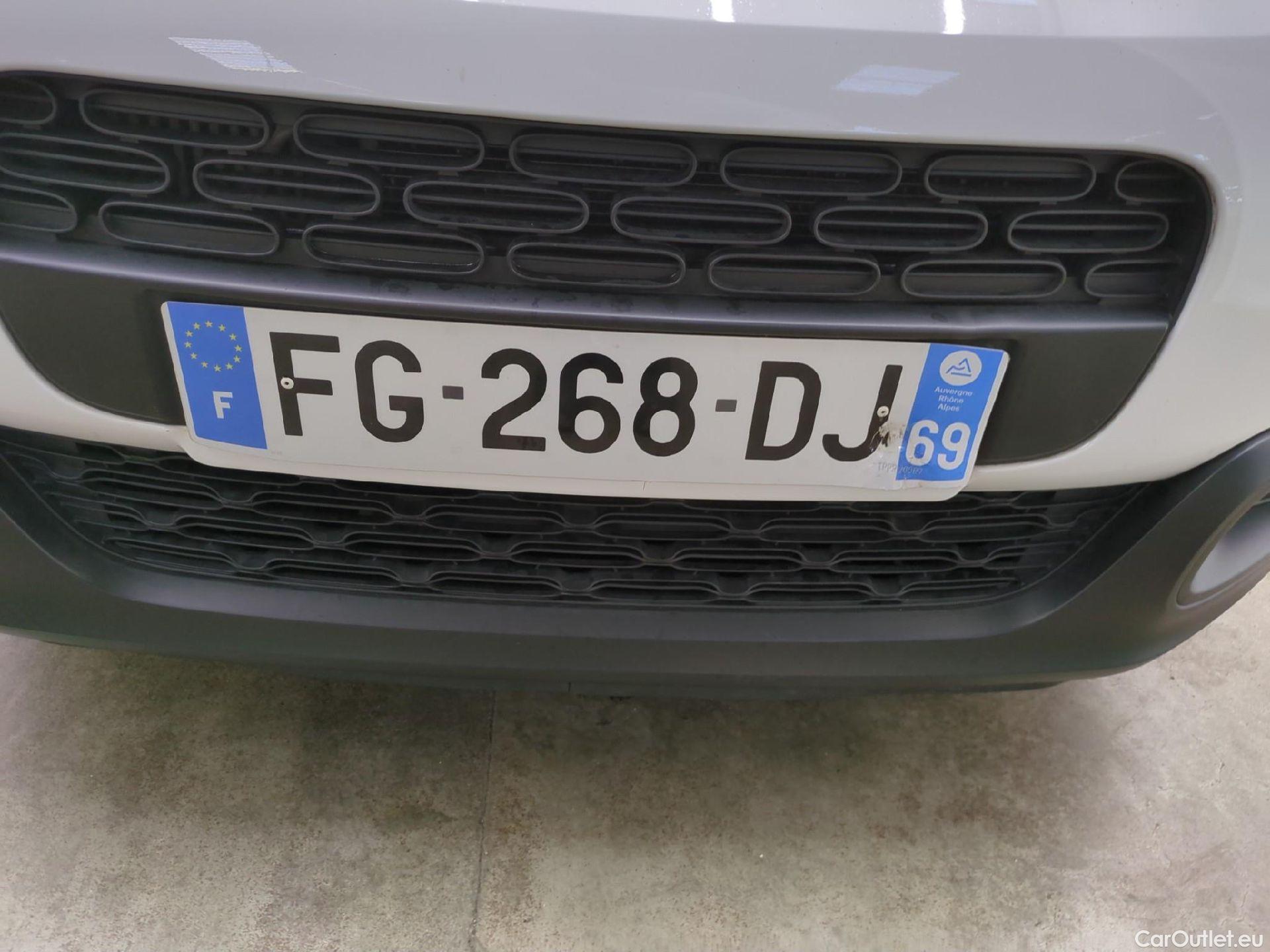  Citroen  C3  Société Feel 1.5 BlueHDI 100CV BVM5 E6dT #15