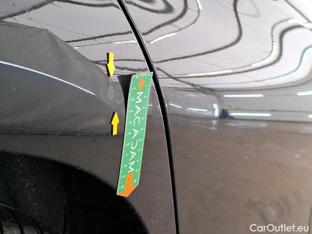  Bmw  Serie 3 BMW Série 3 Berline / 2018 / 4P / Berline 318d 150ch Business Design BVA8 #53