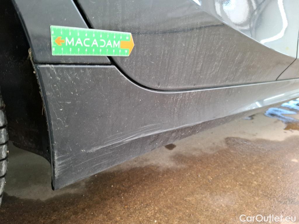  Bmw  Serie 3 BMW Série 3 Berline / 2018 / 4P / Berline 318d 150ch Business Design BVA8 #25