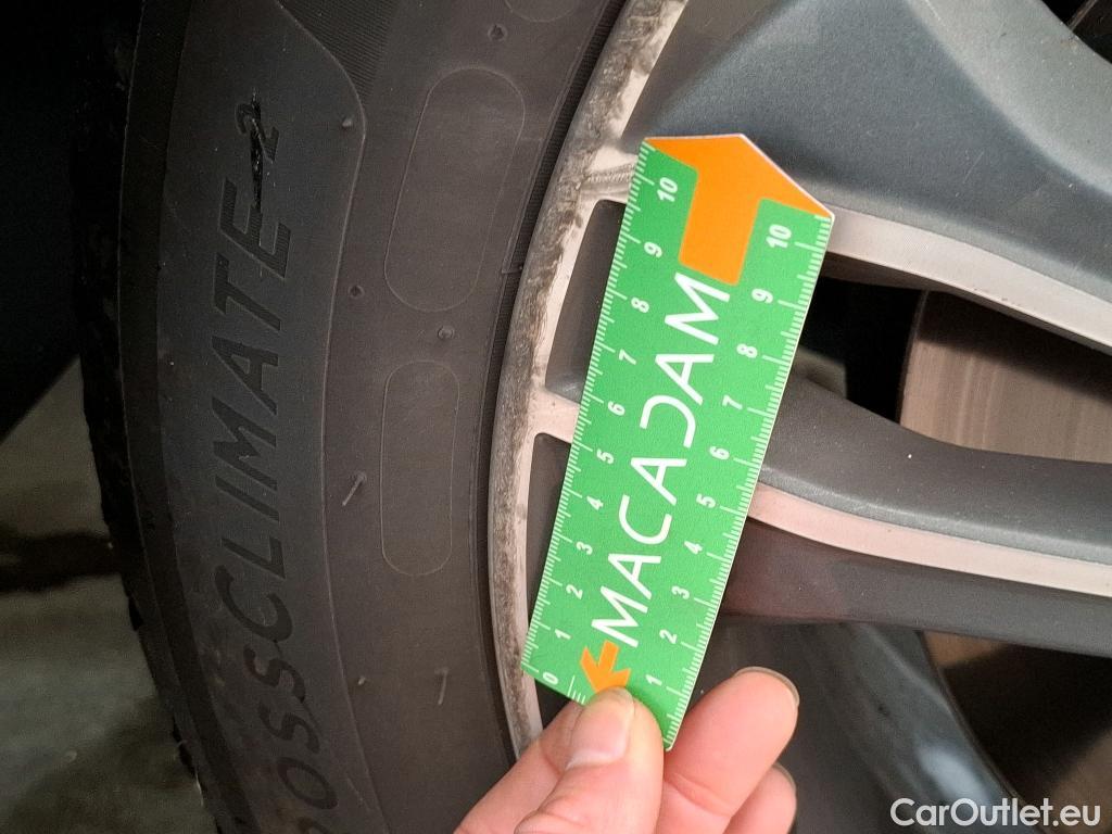  Bmw  Serie 2 Série 2 Gran Tourer 218 d Sport Line 2.0 150CV BVA8 E6d #17