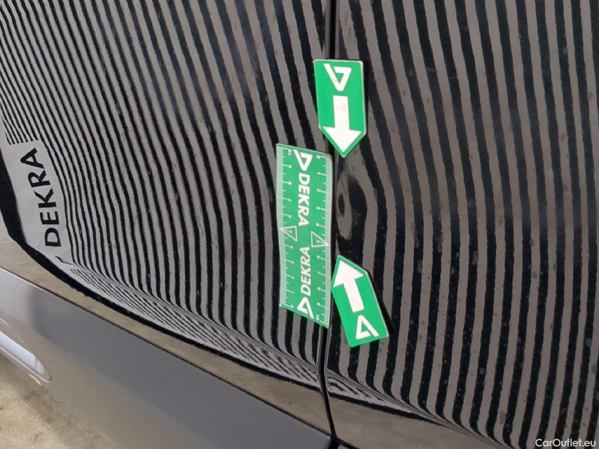  Citroen  C4  X Feel Pack 1.2 PureTech 130CV BVA8 6E #3