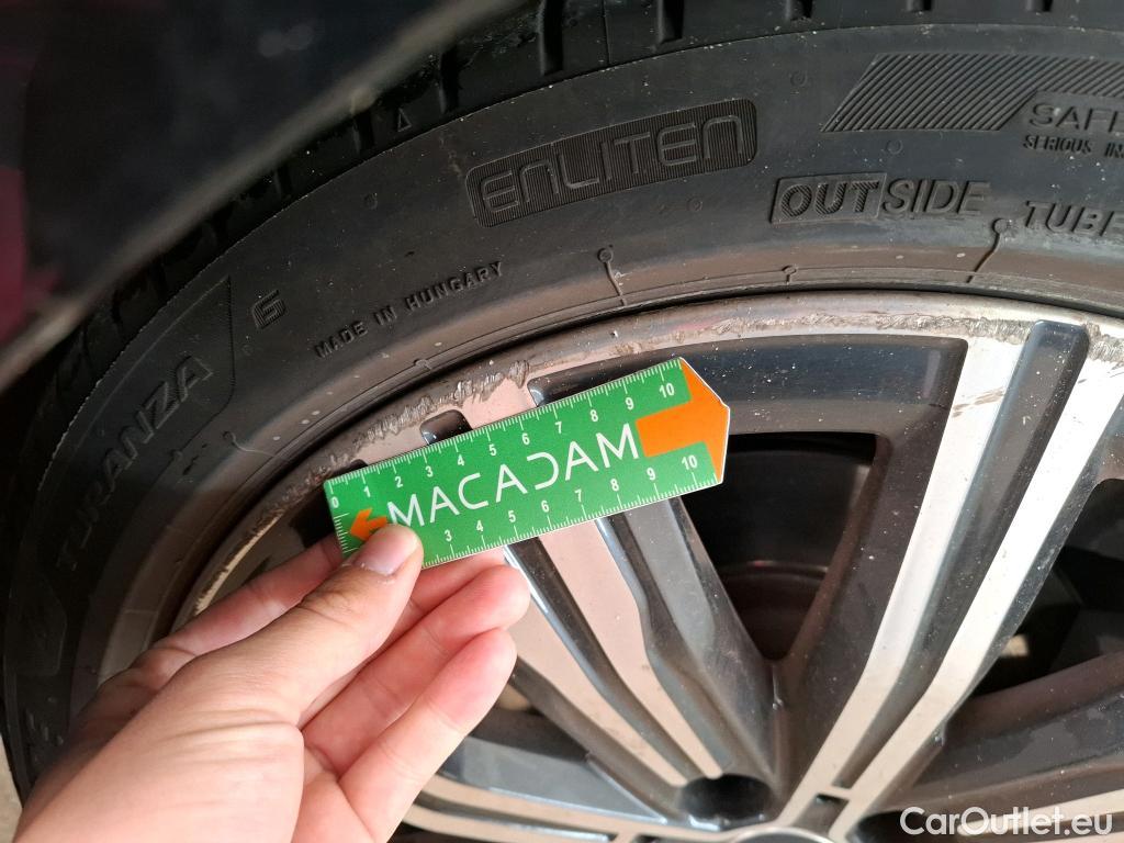  Bmw  Serie 3 BMW Série 3 Berline / 2018 / 4P / Berline 318d 150ch Business Design BVA8 #28